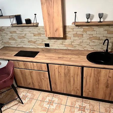 в центрі * Λβιβ